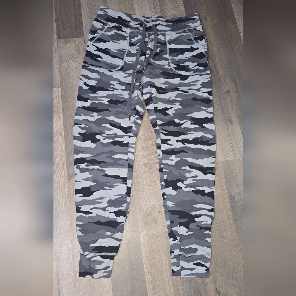 ZYIA Active Camo Unwind Joggers